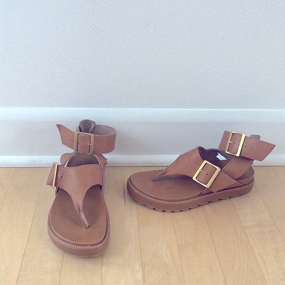 SOREL ROAMING T-STRAP SANDALS - Picture 2 of 6
